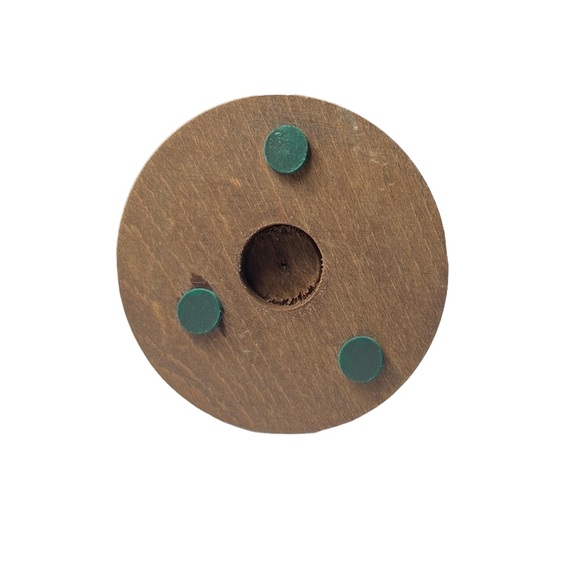 Vintage Resin Figurine of Lady Putting her hair in a Pony Tail. - Picture 10 of 10